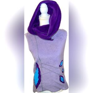 HANDMADE PULLOVER vest with hood, fleece, from Ireland!